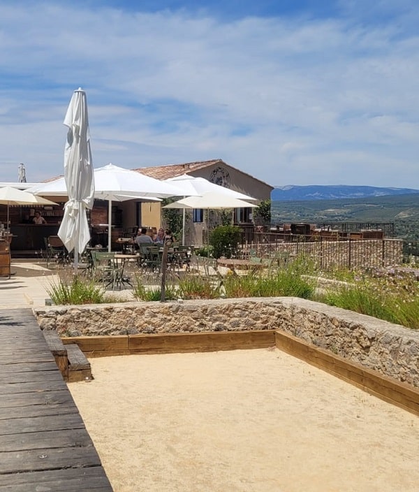 Bistrot terrasse pétanque